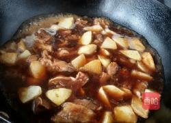 土豆烧牛肉的做法图解4