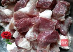 猪肉炖土豆的做法图解1