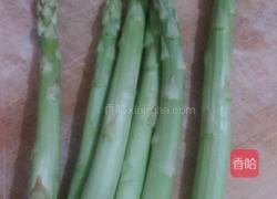 鲜百合芦笋炒虾仁的做法图解1