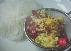 蒜蓉粉丝蒸扇贝的做法图解2