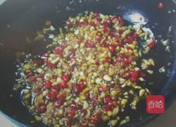 蒜蓉粉丝蒸扇贝的做法图解3