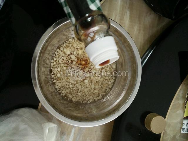 滴上一点酱油调色