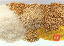 五谷杂粮蒸饭的做法图解2