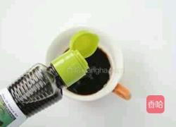 老醋花生米的做法图解1