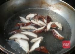黄豆芽炒香菇的做法图解4