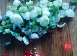 芹菜炒肉的做法图解3