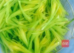 凉拌黄花菜的做法图解3