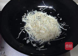 金针菇炒鸡蛋的做法图解5