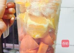 胡萝卜柳橙汁的做法图解4