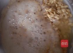 牛奶燕麦粥的做法图解3