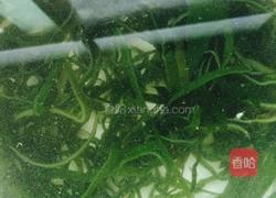 海带丝瓜蛋汤的做法图解2