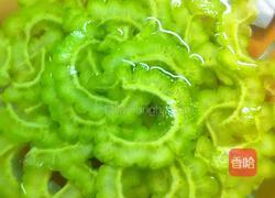清凉薄壳苦瓜汤的做法图解3
