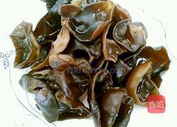 木耳炒豆腐的做法图解1