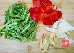 木耳炒豆腐的做法图解3