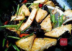 木耳炒豆腐的做法图解9