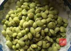 毛豆炒肉丝的做法图解1