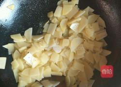 土豆炒火腿的做法图解2