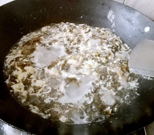 大火煮两滚，放盐煮一下就好