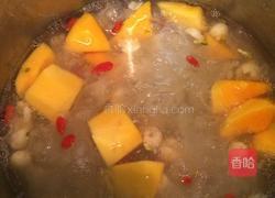 木瓜莲子银耳羹的做法图解6