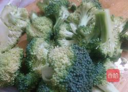 西兰花炒鲜鱿的做法图解4