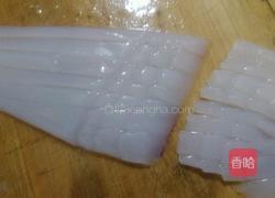 西兰花炒鲜鱿的做法图解5