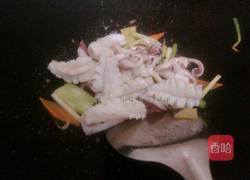 西兰花炒鲜鱿的做法图解10