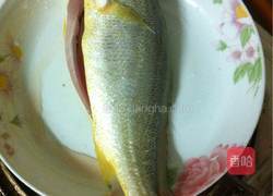 蒸黄花鱼的做法图解1