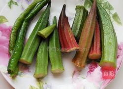 秋葵炒蛋的做法图解1