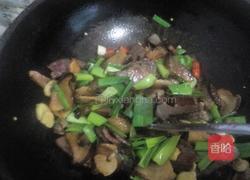 青蒜炒腊肉的做法图解7