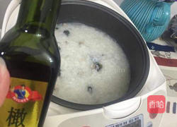 香菇皮蛋瘦肉粥的做法图解5