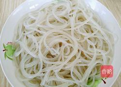 芹菜炒粉条的做法图解2