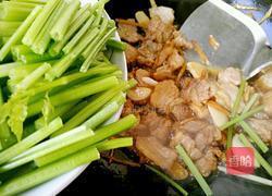 芹菜炒粉条的做法图解6