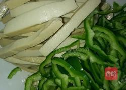 青椒豆干的做法图解1