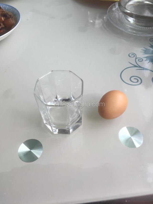 一个杯子打个鸡蛋