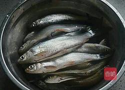 蒜香撅鱼（我们这里叫做撅嘴鱼）的做法图解1