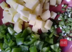 咖喱土豆鸡肉饭的做法图解3