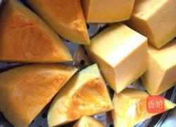 巧克力南瓜花卷的做法图解1