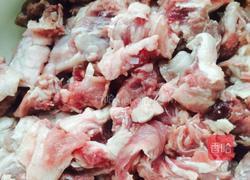 土豆烧牛肉的做法图解1