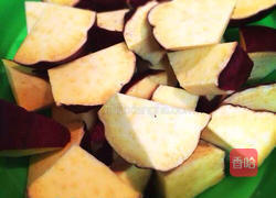 蜜汁红薯的做法图解1