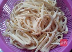 千张炒肉的做法图解1