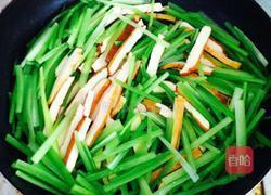 芹菜炒豆干的做法图解4