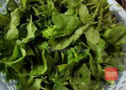 枸杞菜咸蛋汤的做法图解1