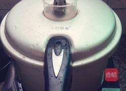 红枣莲子银耳汤的做法图解5