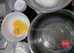 花生酱蛋糕卷的做法图解1