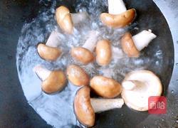 香菇胡萝卜炒肉的做法图解3