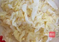 凉拌卷心菜芯的做法图解3
