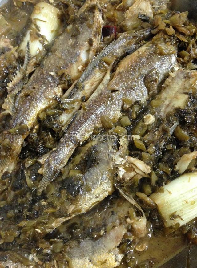 闷好后转大火收卤汁，起锅前加入少许鸡精即可。