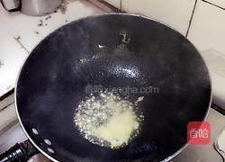 青椒炒虾仁的做法图解2