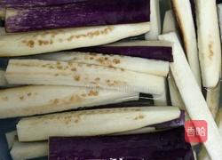 鲶鱼焖茄子的做法图解2