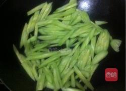 黄瓜炒猪肝的做法图解3